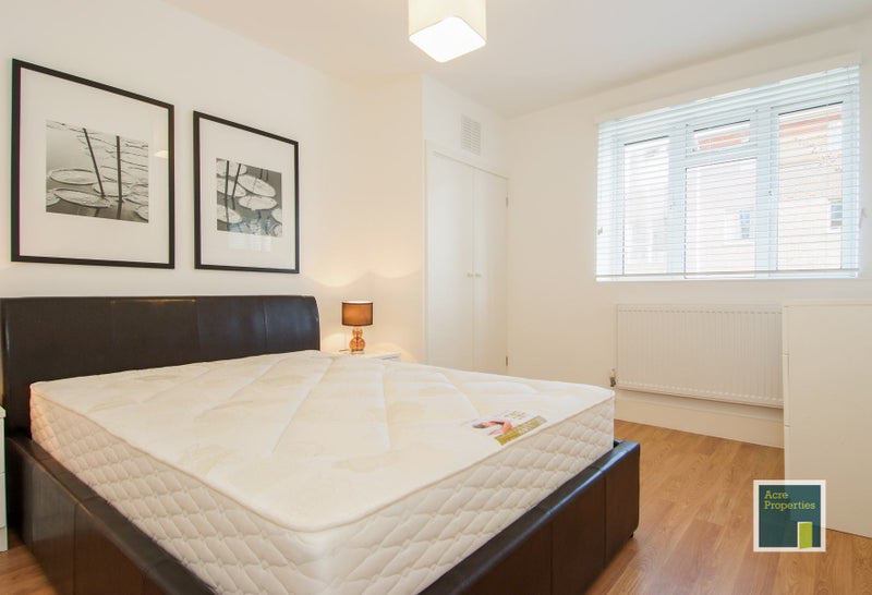 Photo 1: Bedroom 2 £890PCM - available 02/02/2026