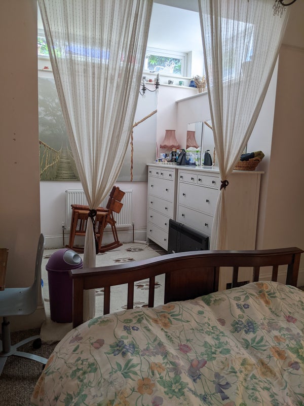 Photo 1: View into courtyard garden