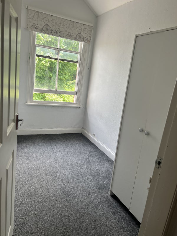'Room Available For Single Indian Person ' Room to Rent from SpareRoom