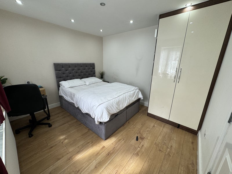 'Luxury Double Room in Reading' Room to Rent from SpareRoom
