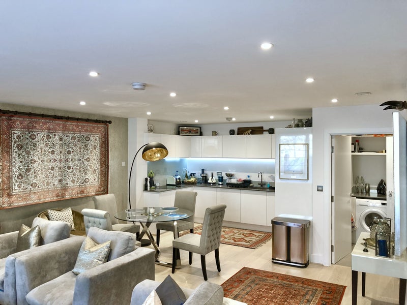 Photo 1: Kitchen & Dining