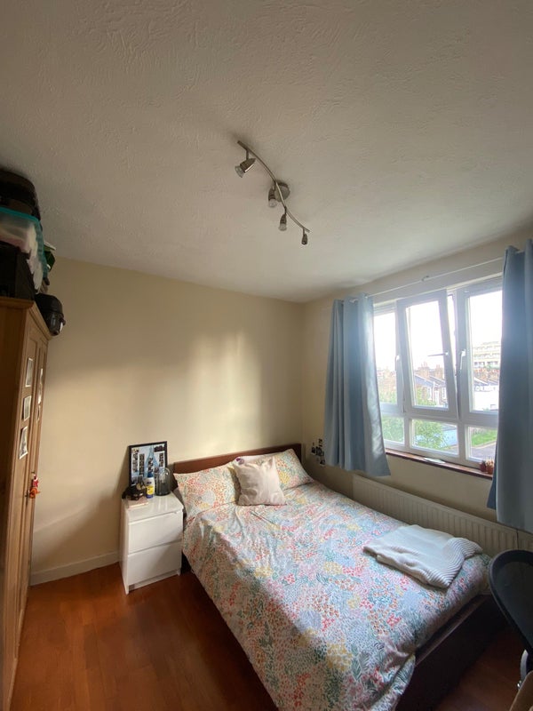 'Double bedroom in Hammersmith ' Room to Rent from SpareRoom