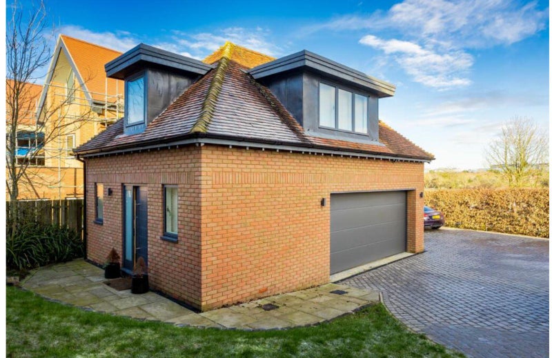 'One-Bedroom Detached Annex for Rent in Lo' Room to Rent from SpareRoom