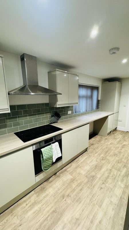Photo 7: SHARED KITCHEN