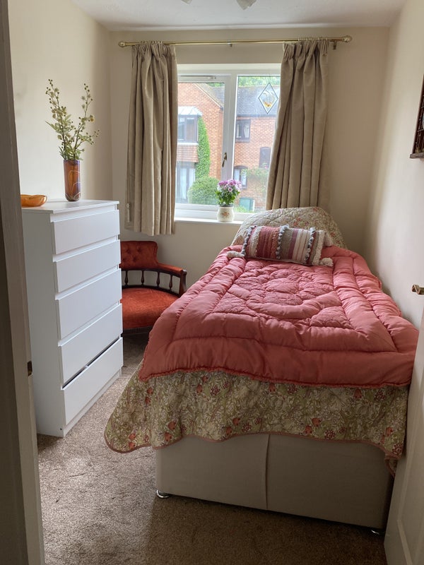 Photo 1: Single bedroom for rent