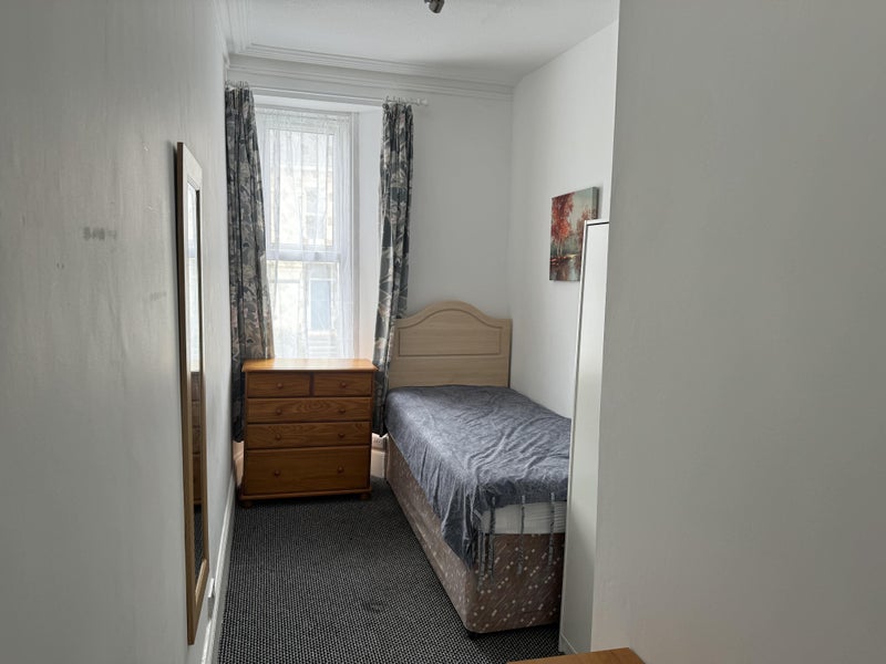 Photo 1: Bedroom view