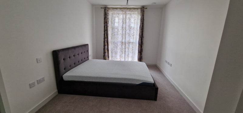 Photo 1: Bedroom