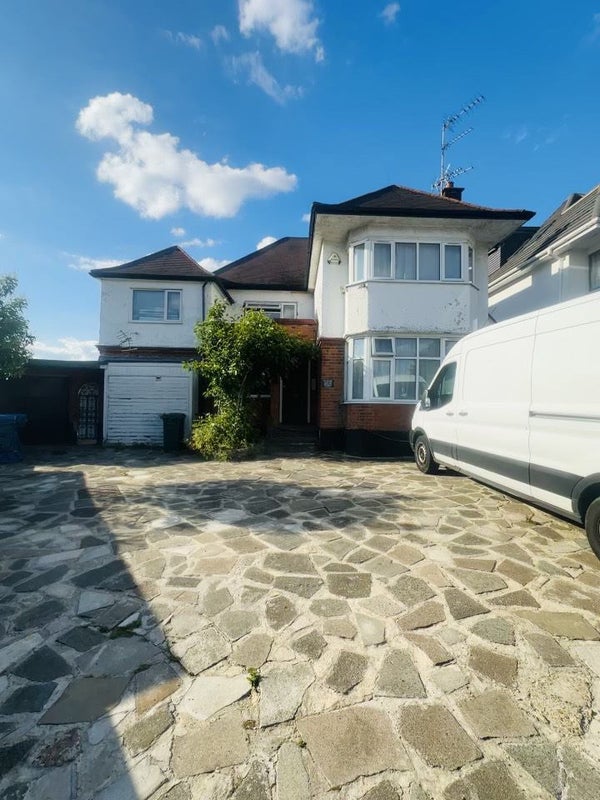 'Fantastic Studio Flat in Golders green' Room to Rent from SpareRoom