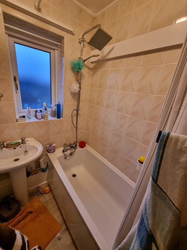 Photo 5: Shower