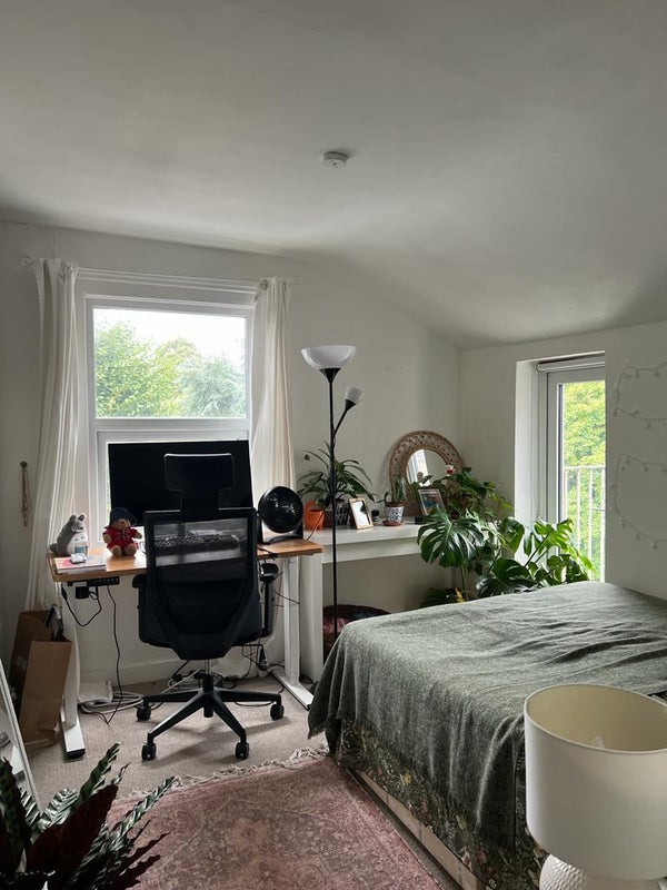 Photo 1: Bedroom (with my flatmate's furniture)
