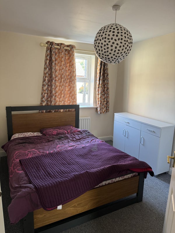 Photo 1: Room 1