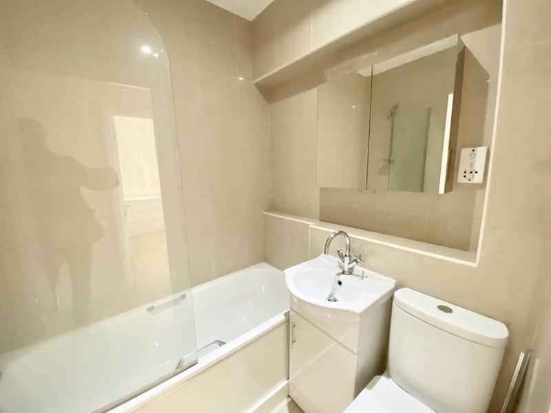 'Spacious 1 bedroom flat for Rent in Hendon Central' Room to Rent from