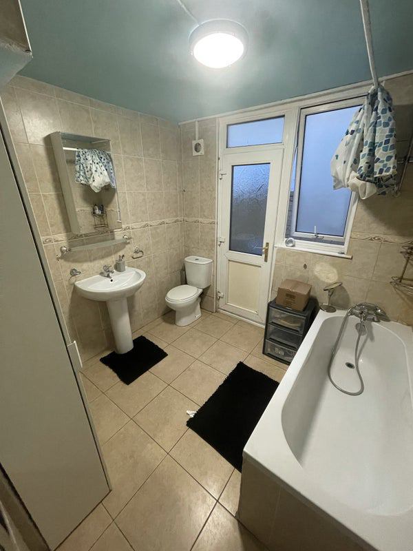 'Premium Double Room In Stratford House share' Room to Rent from SpareRoom