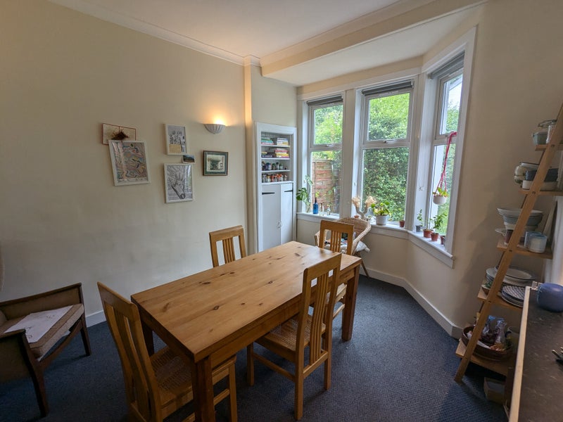 'Beautiful 3 bed Shawlands house w/ private garden' Room to Rent from