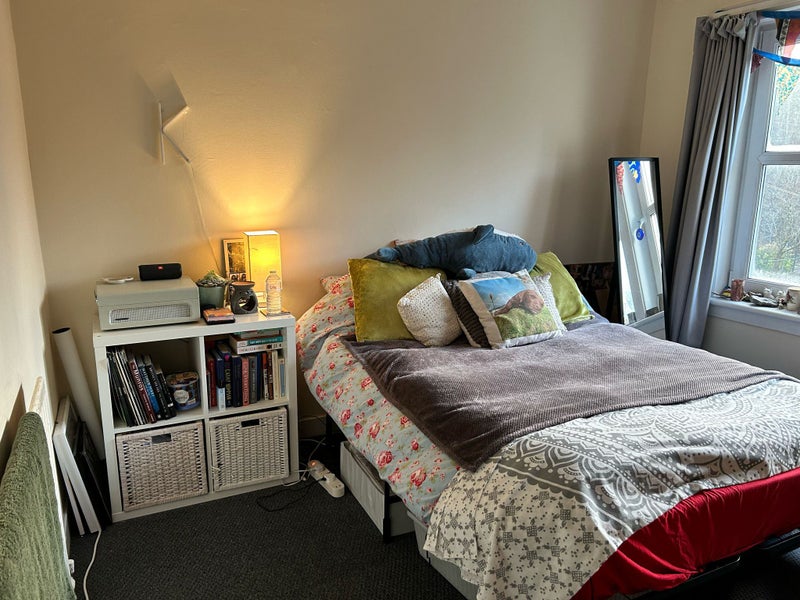 'Beautiful 3 bed Shawlands house w/ private garden' Room to Rent from