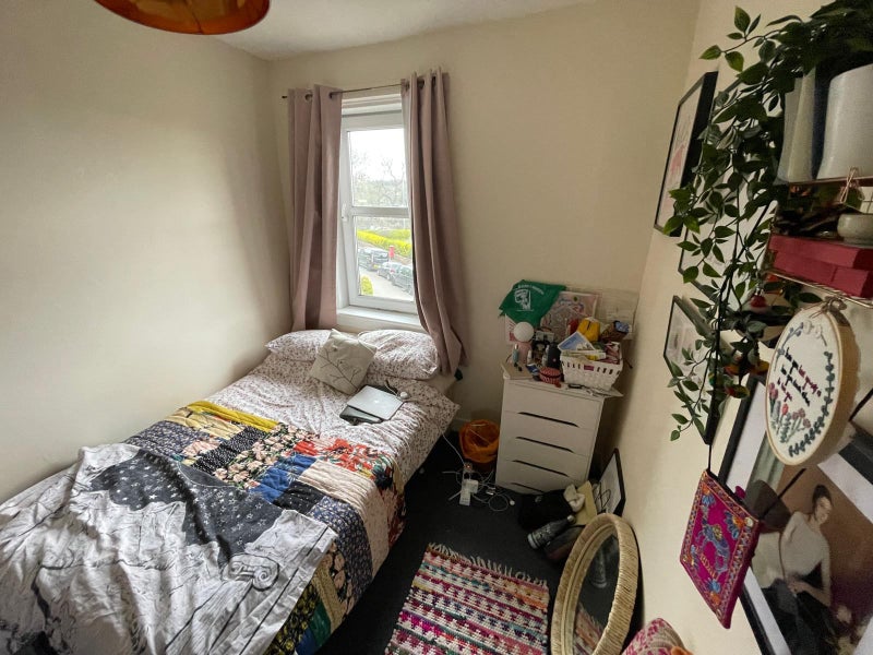 'Beautiful 3 bed Shawlands house w/ private garden' Room to Rent from