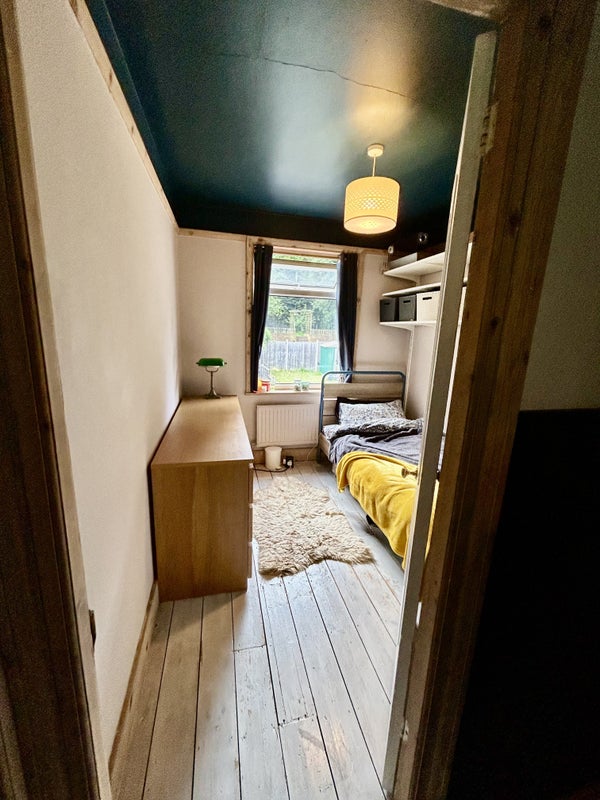 Photo 1: Room (Yours)