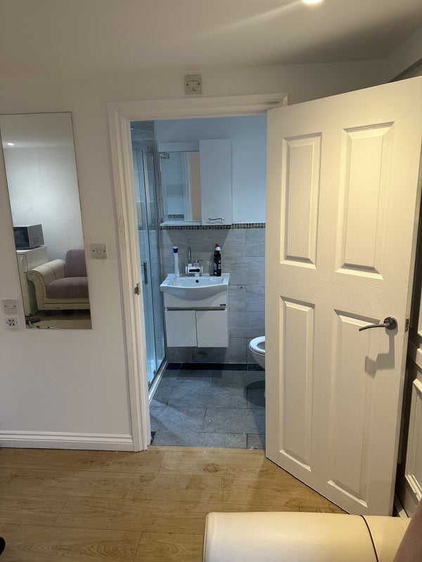 '🔥🔥Cosy 1 Bed Studio Flat In Woodgreen🔥🔥' Room to Rent from SpareRoom