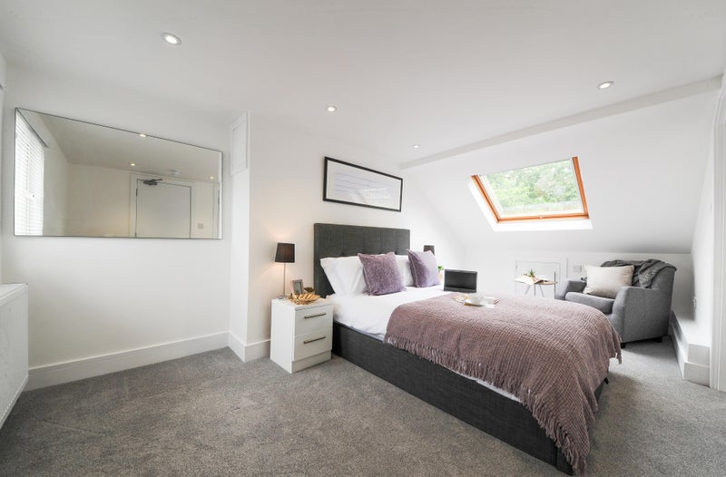 Photo 1: Bedroom 6 w/ ensuite £1,155PCM - available 12/01/2026