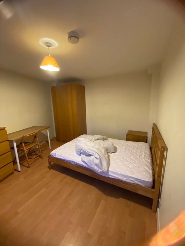 Photo 1: This is the room. 