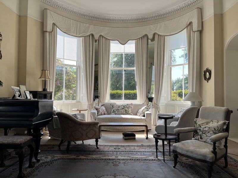 Photo 1: Drawing Room
