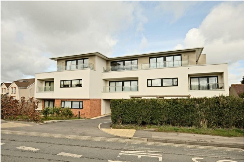 'Ensuite room in 2 bed flat for 2 September(Botley)' Room to Rent from SpareRoom