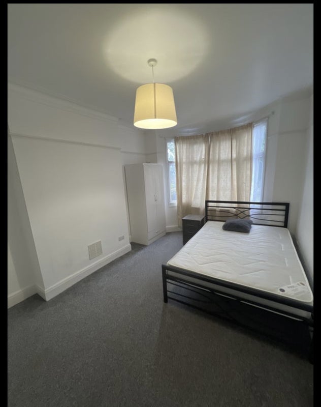 'Double room in Bellingham catford ' Room to Rent from SpareRoom