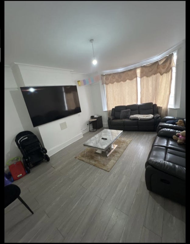 'Double room in Bellingham catford ' Room to Rent from SpareRoom