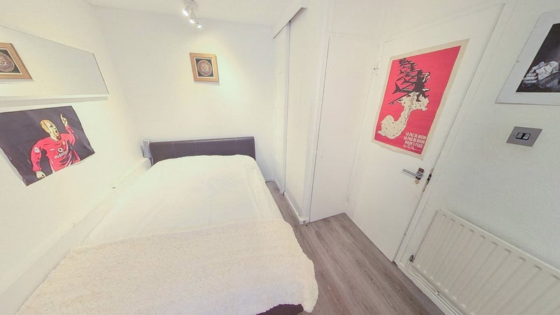 Photo 1: Bedroom 1 - Angle 2