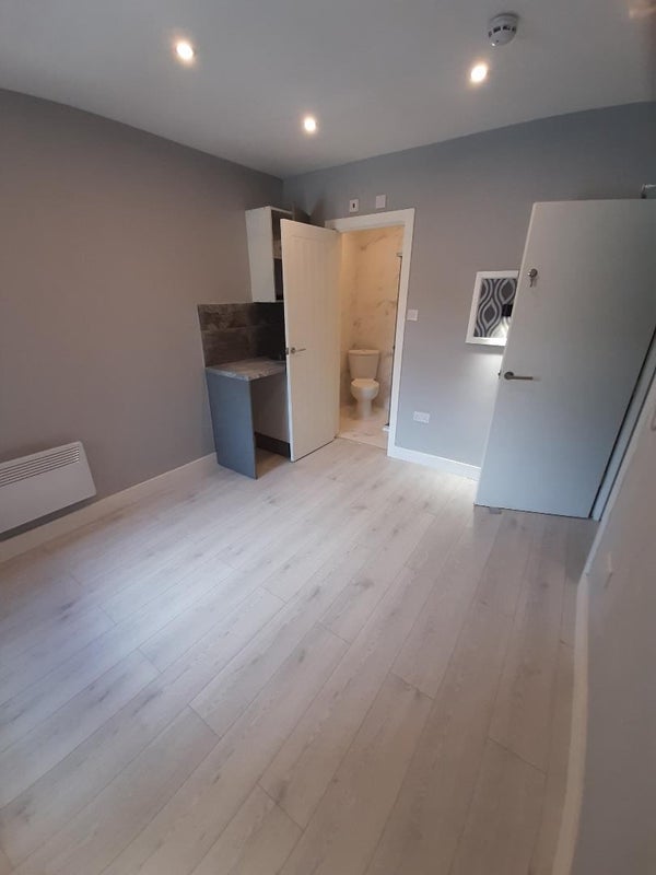 'New Double Studio at Framfield Road, Hanwell, W7' Room to Rent from