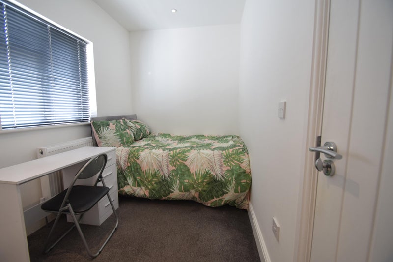 Photo 1: Room 4 - Available
