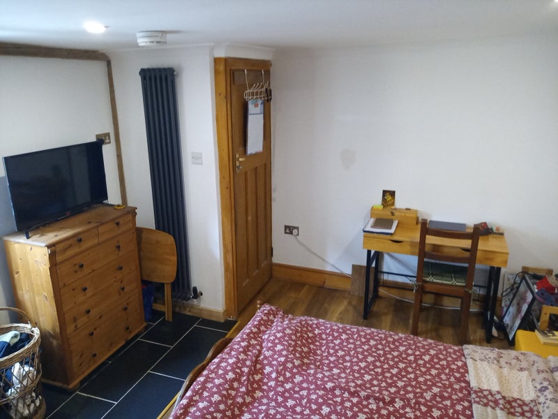 Photo 1: Double room ensuite