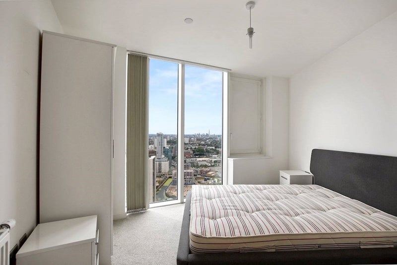 Photo 1: Bedroom 