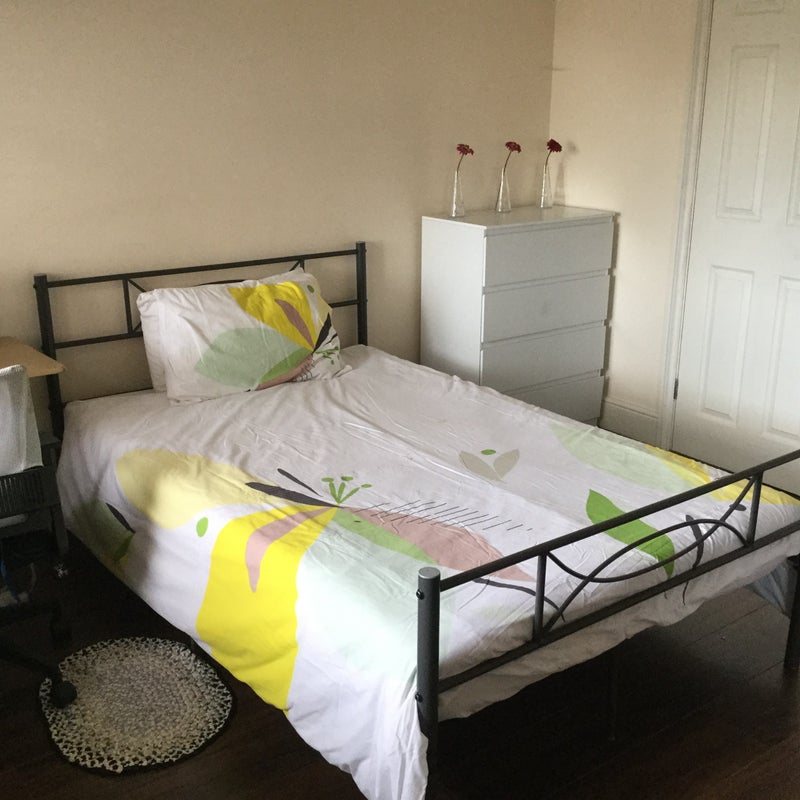 Photo 1: Large Bedroom
