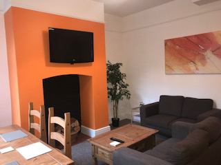 Photo 1: Shared Lounge/Diner