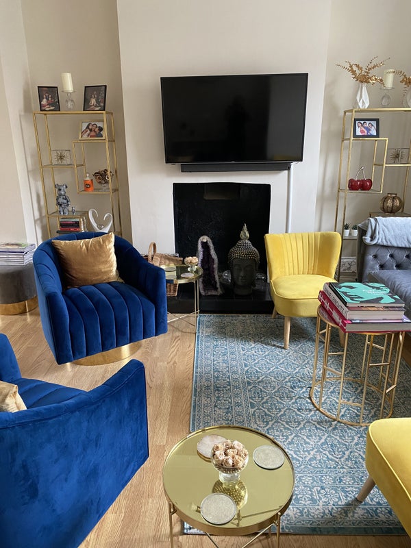 Photo 1: Living room