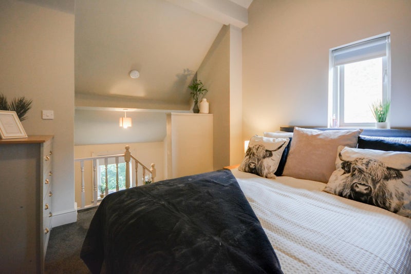 Photo 1: Room 4 (AVAILABLE - £575 pcm)