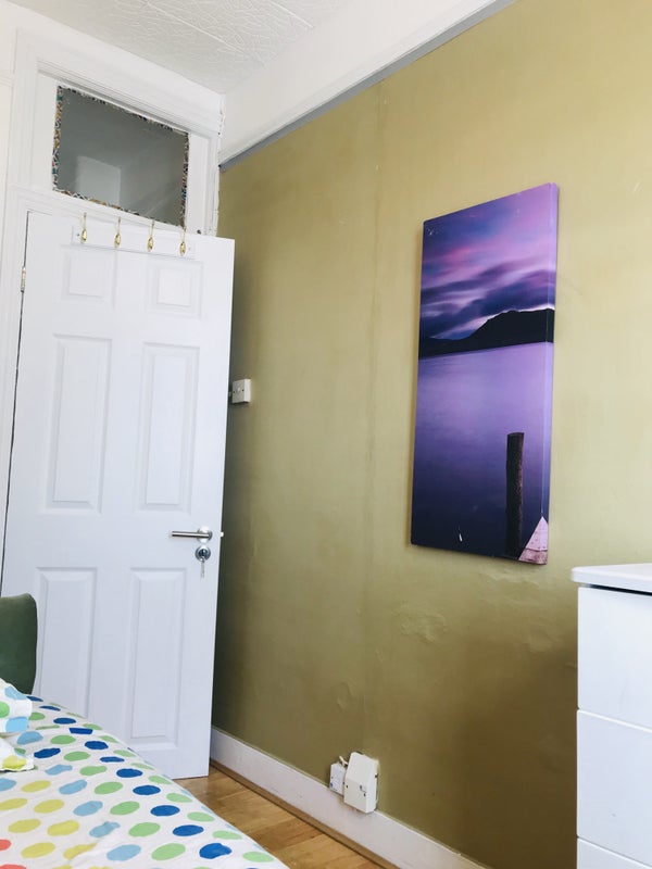 Photo 1: Single Room