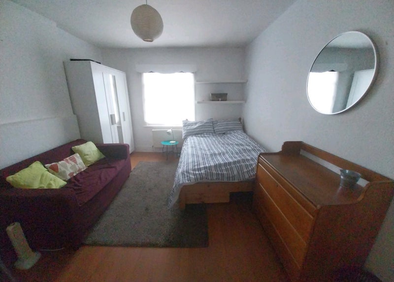 Photo 1: The room