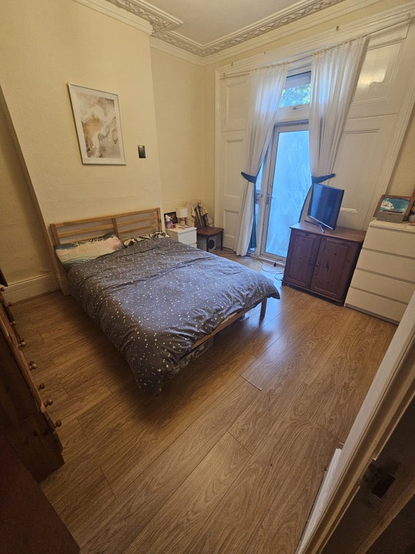 Photo 1: The Room