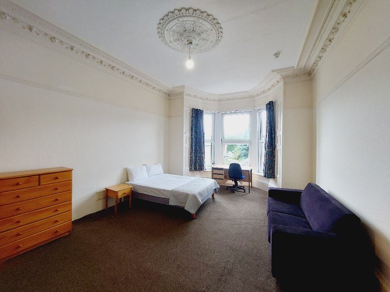 'Double Bedroom Available In Student Flat ' Room to Rent from SpareRoom