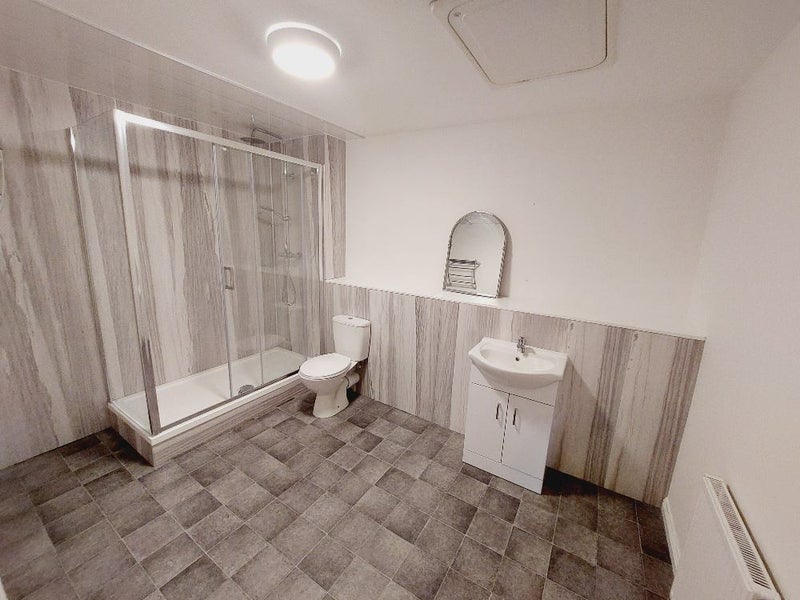 Photo 1: SHOWER ROOM