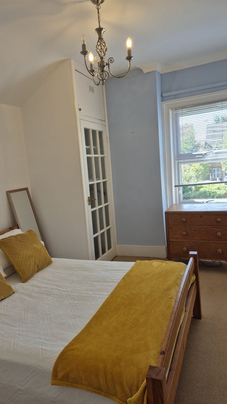 Photo 2: Double room with plenty of storage