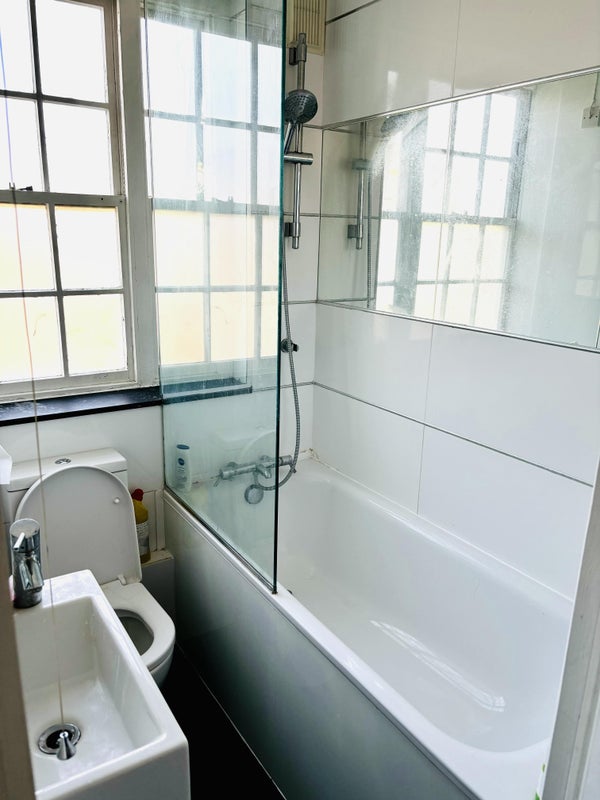 'WHOLE 3b2b apartment for Rent/Single room for Rent' Room to Rent from