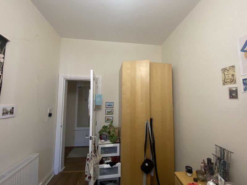 Photo 1: the spare bedroom (02)