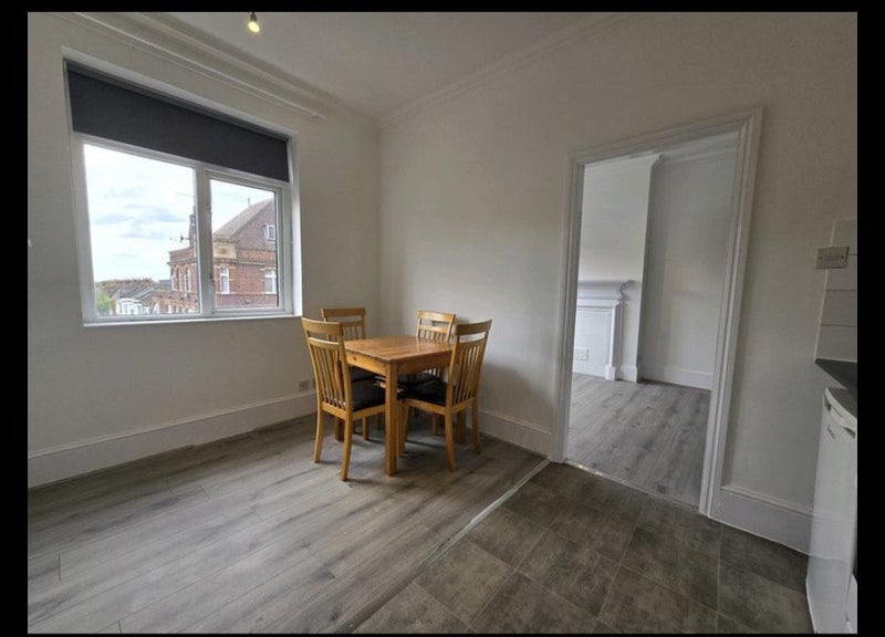 'Lovely Studio Flat in Criklewood' Room to Rent from SpareRoom