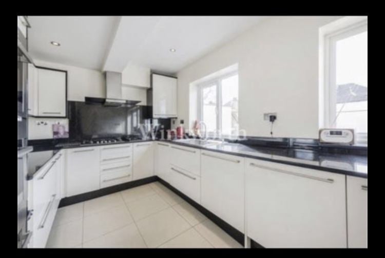 Photo 1: Kitchen