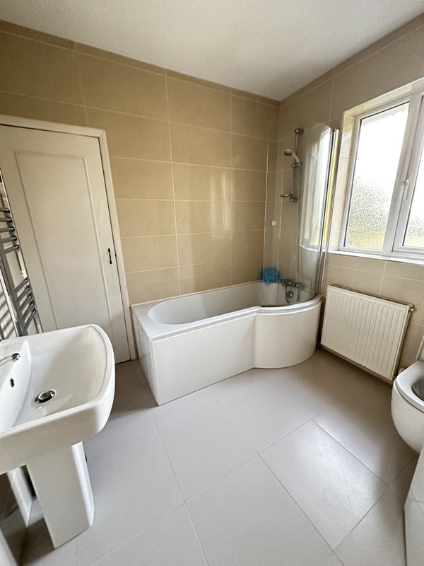 Photo 9: Bathroom 2