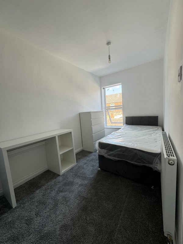 'Single Room For Rent in House Share ' Room to Rent from SpareRoom