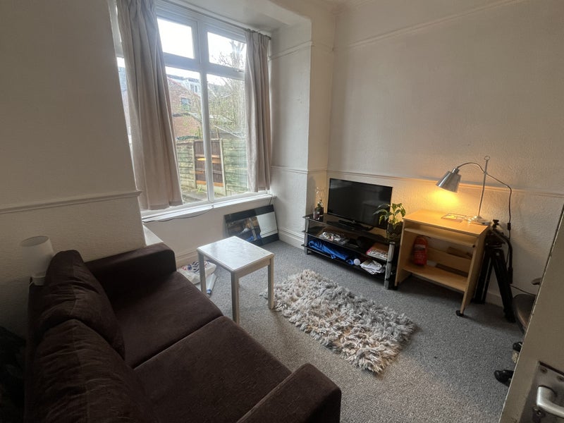 'Double room in creative house in Whalley Range' Room to Rent from